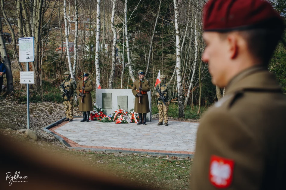 Upamiętnienie 79. rocznicy alianckich zrzutów dla 1 PSP AK na "Wildze" - zdjęcie 4