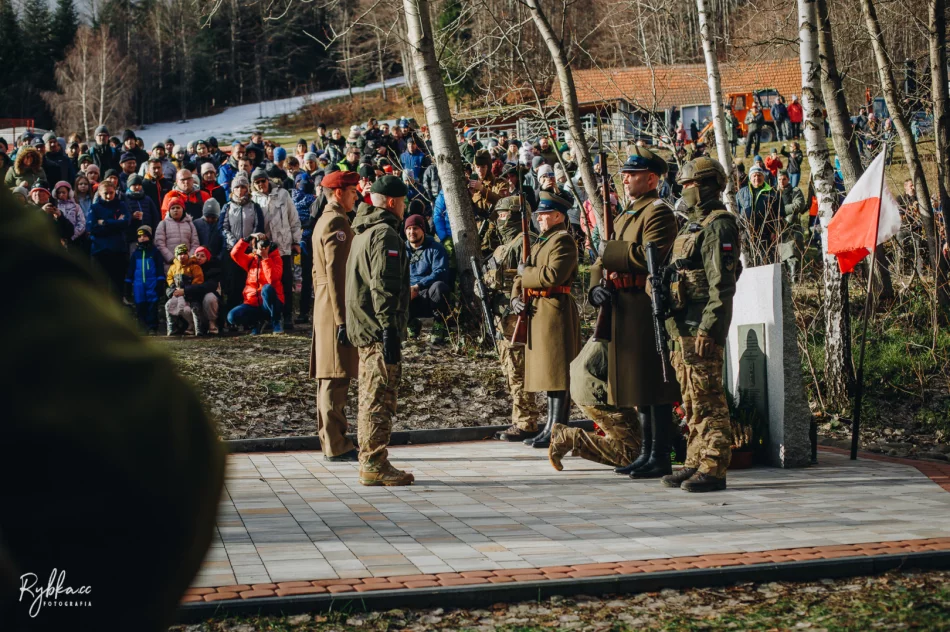 Upamiętnienie 79. rocznicy alianckich zrzutów dla 1 PSP AK na "Wildze" - zdjęcie 5