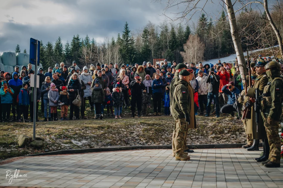 Upamiętnienie 79. rocznicy alianckich zrzutów dla 1 PSP AK na "Wildze" - zdjęcie 6