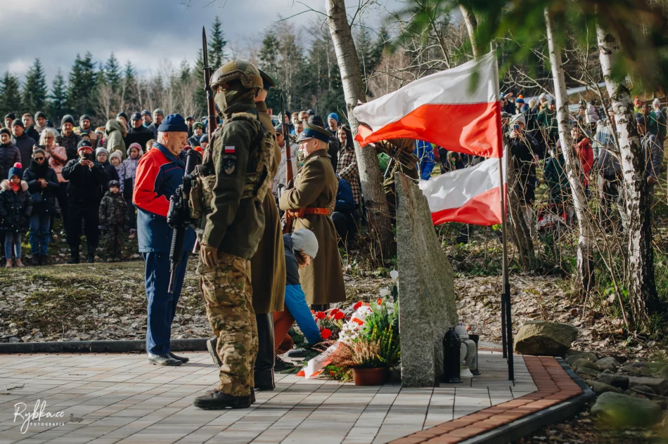 Upamiętnienie 79. rocznicy alianckich zrzutów dla 1 PSP AK na "Wildze" - zdjęcie 11