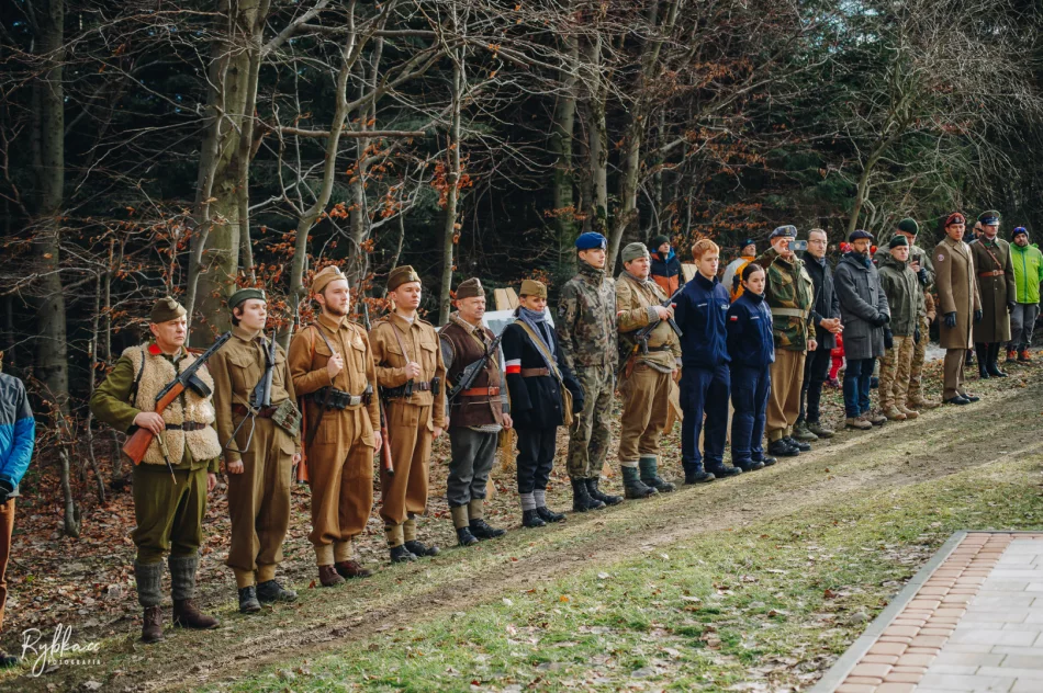 Upamiętnienie 79. rocznicy alianckich zrzutów dla 1 PSP AK na "Wildze" - zdjęcie 16