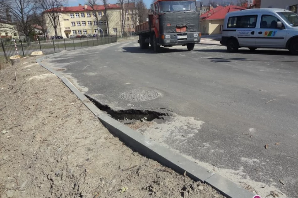 'Fal' nie będzie - naprawiają chodnik - zdjęcie 3