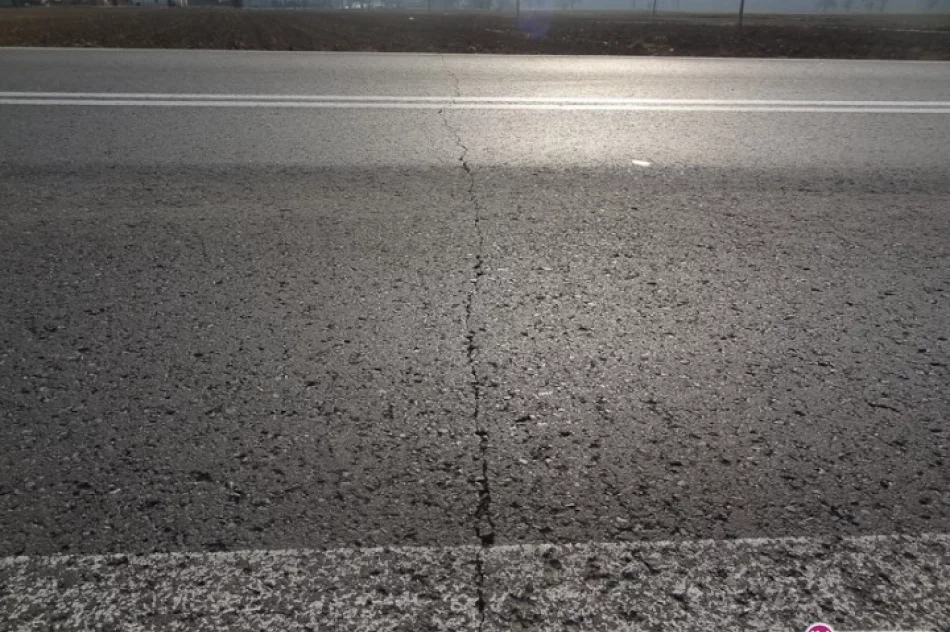 17 miesięcy i nierówności, pęknięcia, dziury - zdjęcie 3