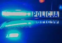 Pieszo autostradą wracał do domu, bo miał krócej. Odwieźli go policjanci - zdjęcie główne