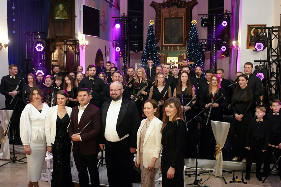 Koncert kolęd i pastorałek "Hej kolęda” w Laskowej (2024) - zdjęcie 2