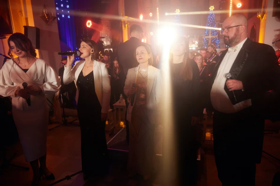 Koncert kolęd i pastorałek "Hej kolęda” w Laskowej (2024) - zdjęcie 8