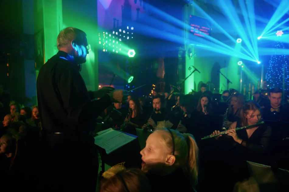 Koncert kolęd i pastorałek "Hej kolęda” w Laskowej (2024) - zdjęcie 10
