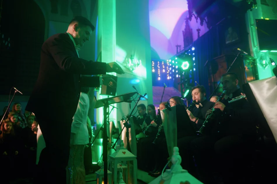 Koncert kolęd i pastorałek "Hej kolęda” w Laskowej (2024) - zdjęcie 15