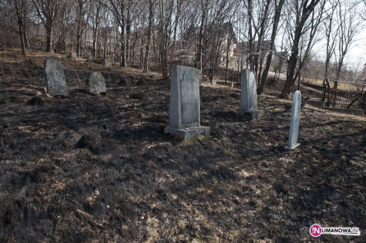 Pożar nawet na cmentarzu żydowskim