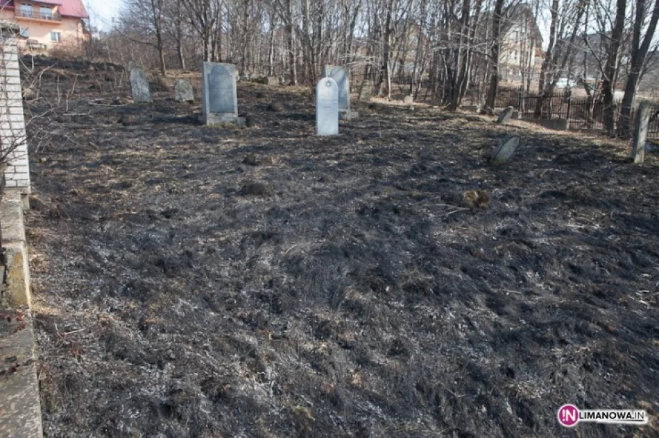 Pożar nawet na cmentarzu żydowskim - zdjęcie 3