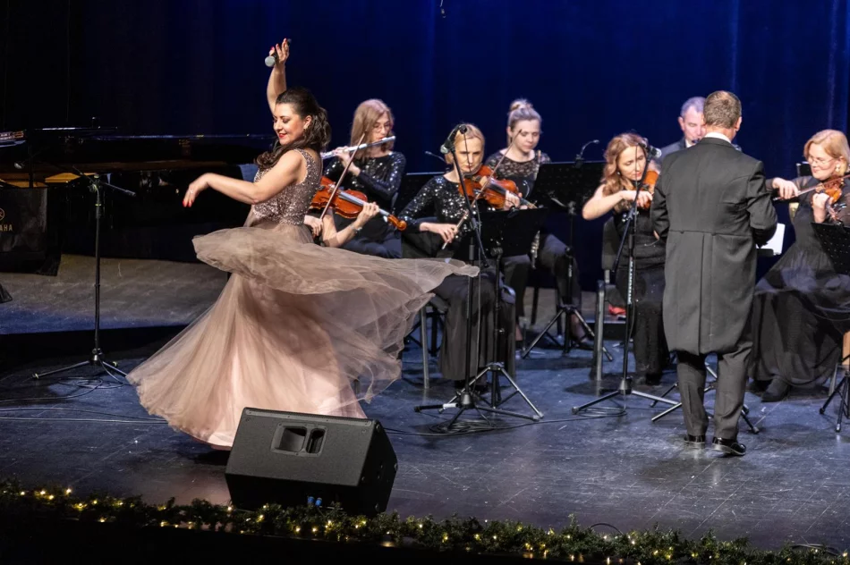 Wyjątkowe muzyczne wydarzenie za nami – w Limanowskim Domu Kultury odbył się Koncert Noworoczny - zdjęcie 14
