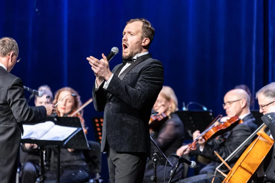 Wyjątkowe muzyczne wydarzenie za nami – w Limanowskim Domu Kultury odbył się Koncert Noworoczny - zdjęcie 15