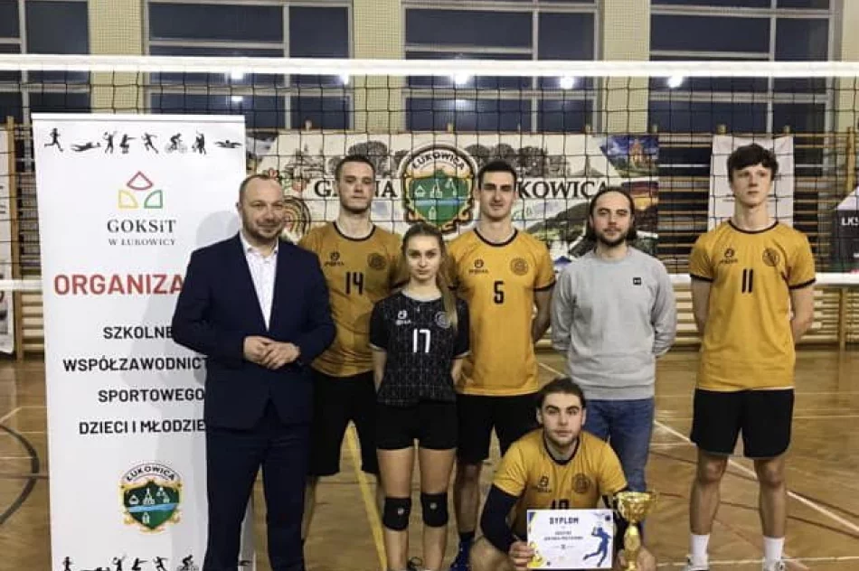 Sportowa rywalizacja, promocja siatkówki i wsparcie dla młodzieży Uranu - zdjęcie 2