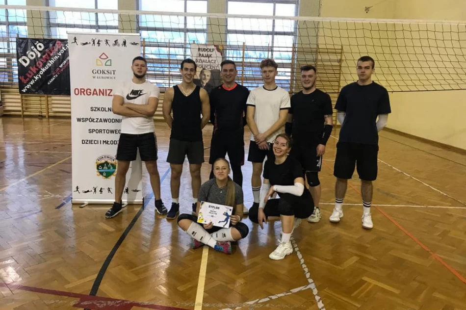 Sportowa rywalizacja, promocja siatkówki i wsparcie dla młodzieży Uranu - zdjęcie 8