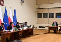 Komisja śledcza ds. wyborów korespondencyjnych kontynuuje przesłuchanie Jarosława Gowina (transmisja) - zdjęcie główne