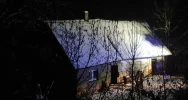 Siedem zastępów straży do pożaru pustostanu - zdjęcie 2