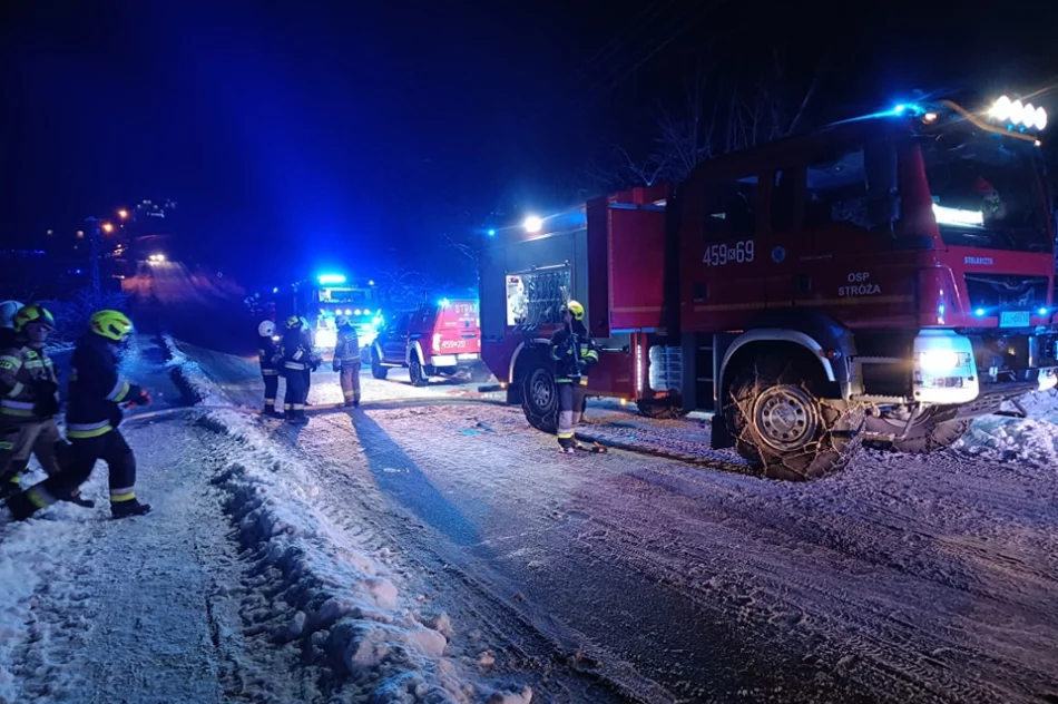Siedem zastępów straży do pożaru pustostanu - zdjęcie 12