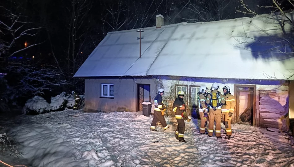 Siedem zastępów straży do pożaru pustostanu - zdjęcie 1