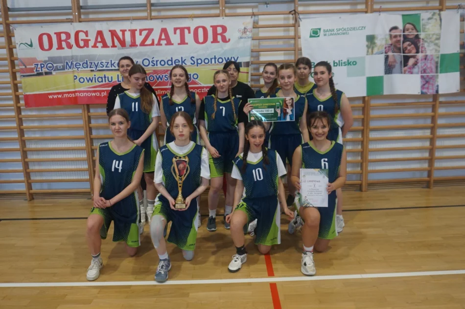 Dziewczyny z I LO najlepsze w koszykarskiej rywalizacji - zdjęcie 3