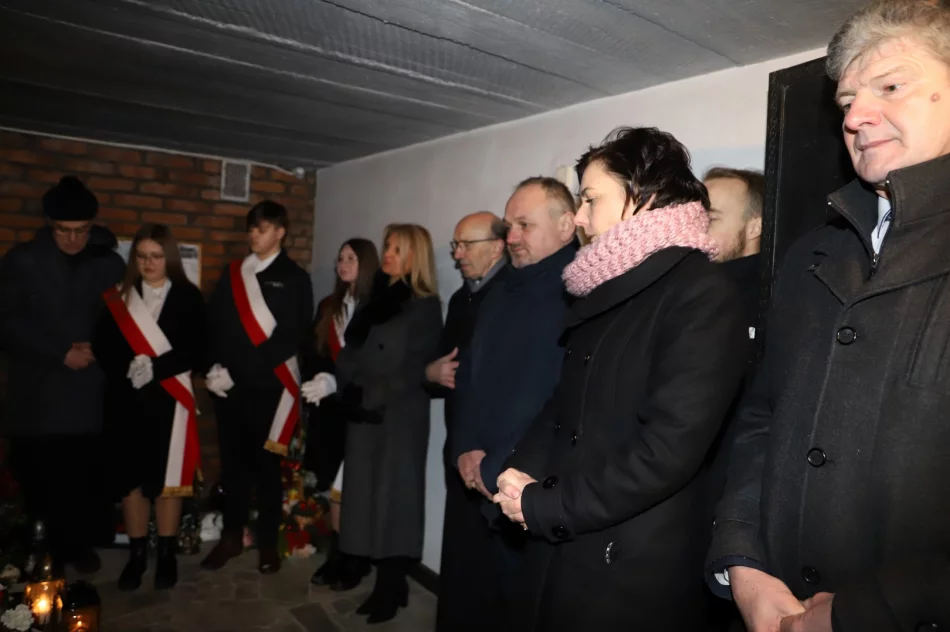 Obchody Święta Szkoły w Pisarzowej połączone z 60-leciem śmierci patrona ks. Józefa Górszczyka - zdjęcie 13