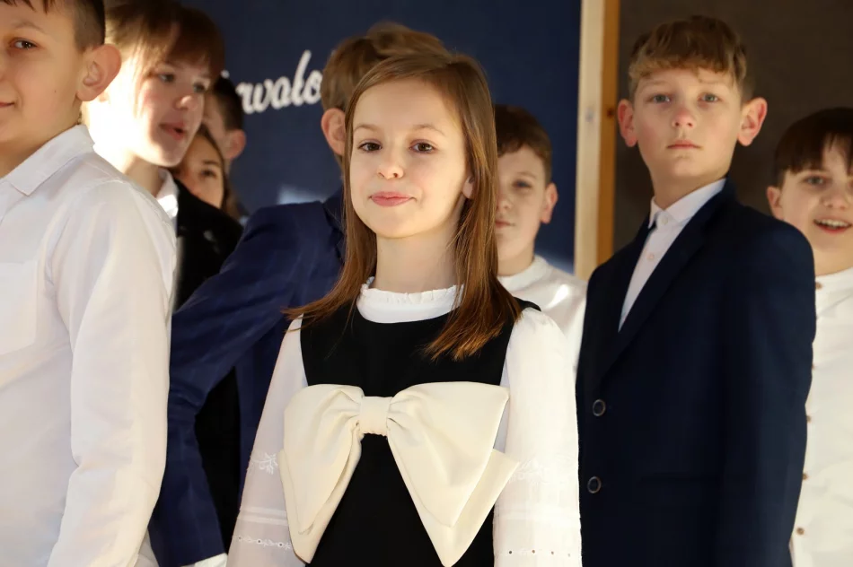 Obchody Święta Szkoły w Pisarzowej połączone z 60-leciem śmierci patrona ks. Józefa Górszczyka - zdjęcie 17