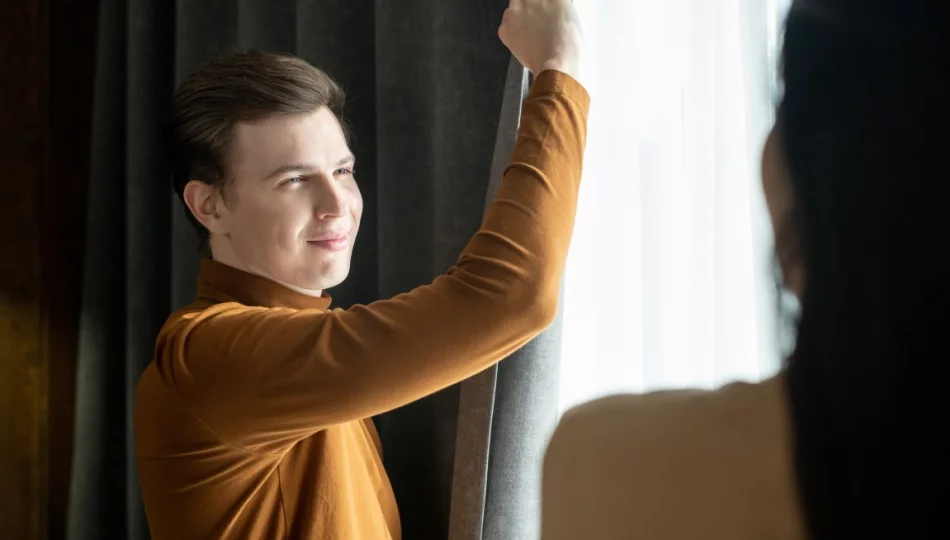 Jak wykorzystać zasłony do zmiany nastroju i klimatu w pomieszczeniu - porady dotyczące doboru kolorów, wzorów i materiałów - zdjęcie 1