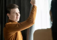 Jak wykorzystać zasłony do zmiany nastroju i klimatu w pomieszczeniu - porady dotyczące doboru kolorów, wzorów i materiałów - zdjęcie główne