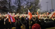 Lokalni działacze i sympatycy PiS w drodze na protest  - zdjęcie 3