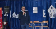 Refleksyjny spektakl w wykonaniu młodzieży i radość kolędowania (ZDJĘCIA) - zdjęcie 2