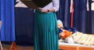 Refleksyjny spektakl w wykonaniu młodzieży i radość kolędowania (ZDJĘCIA) - zdjęcie 4