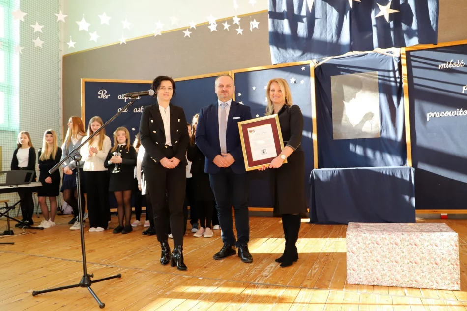 60. rocznica śmierci patrona i święto szkoły (ZDJĘCIA) - zdjęcie 7