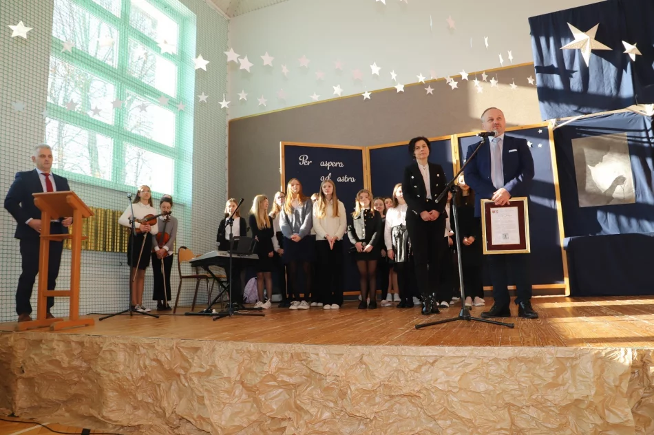 60. rocznica śmierci patrona i święto szkoły (ZDJĘCIA) - zdjęcie 16