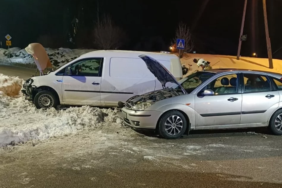 Zderzenie dwóch samochodów – akcja służb - zdjęcie 9