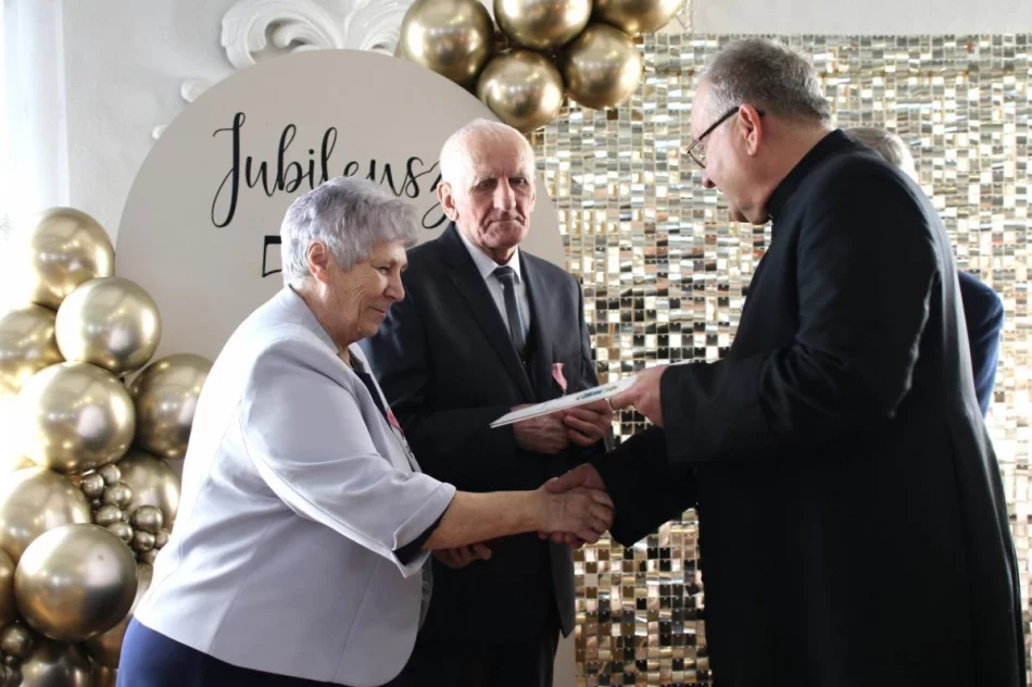 Złote Gody: jubileusz 23 par małżeńskich (ZDJĘCIA) - zdjęcie 11
