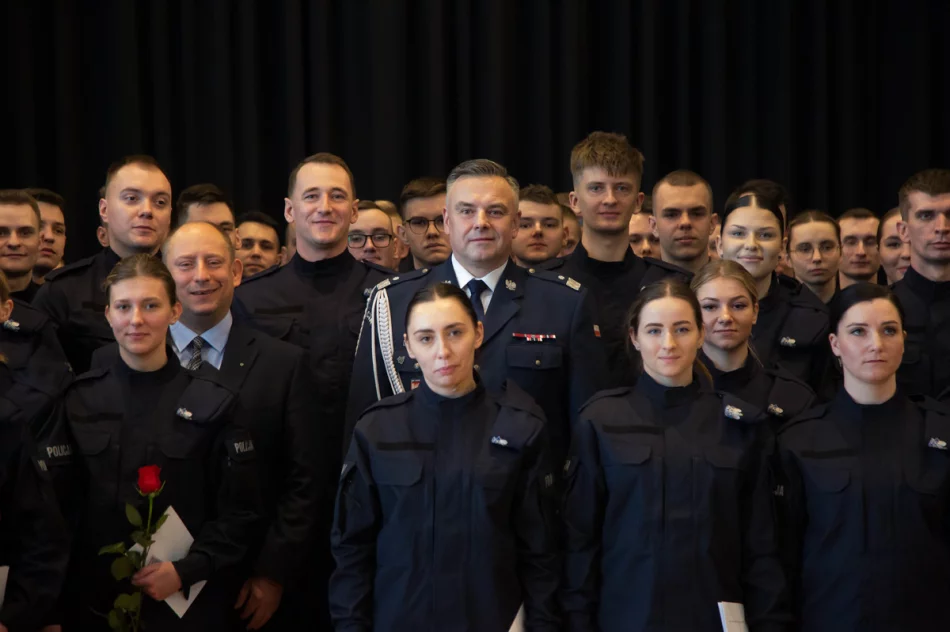 Ślubowanie nowych policjantów. Trzech trafi do Limanowej - zdjęcie 3