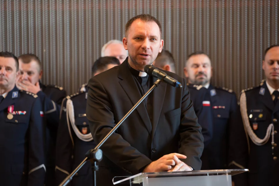 Ślubowanie nowych policjantów. Trzech trafi do Limanowej - zdjęcie 4