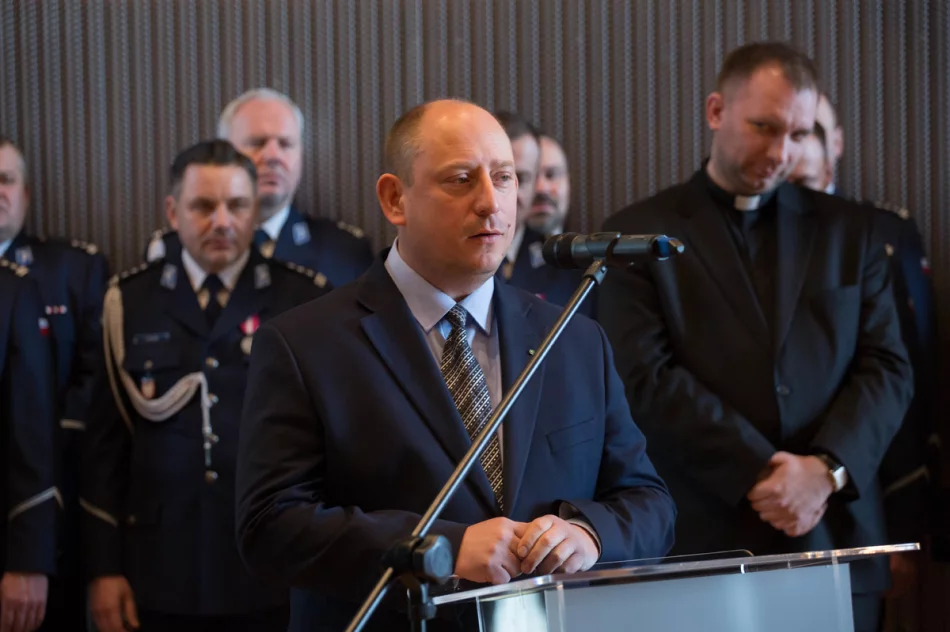 Ślubowanie nowych policjantów. Trzech trafi do Limanowej - zdjęcie 6