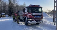 Pożar warsztatu, mężczyzna z poparzeniami zabrany do szpitala - zdjęcie 3