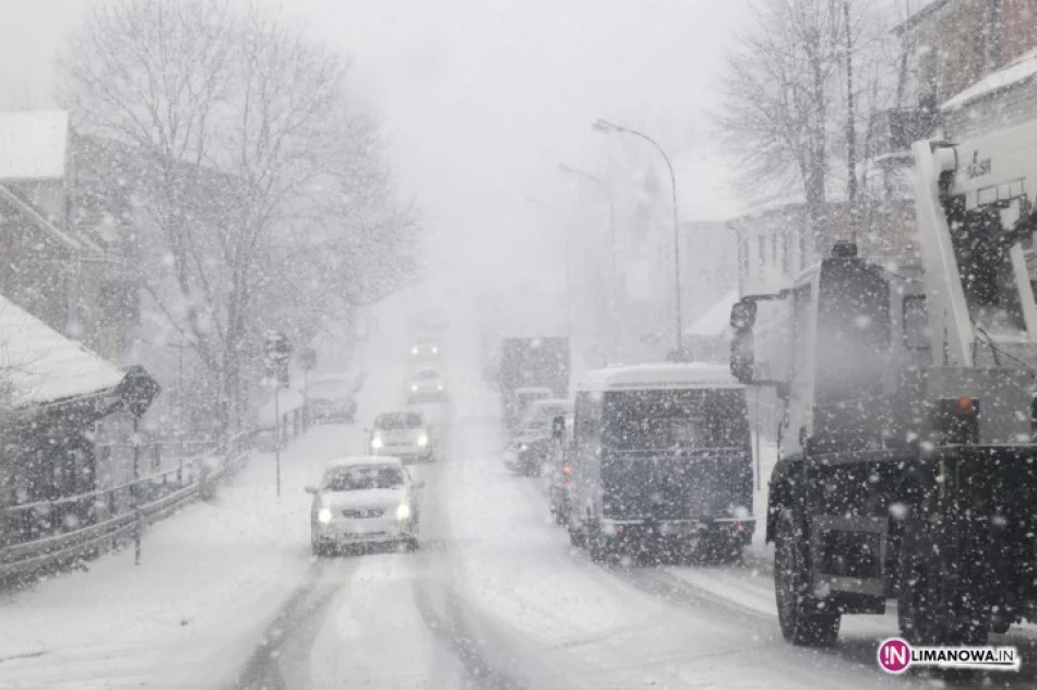 Ślisko na drogach! Samochody stały - zdjęcie 3