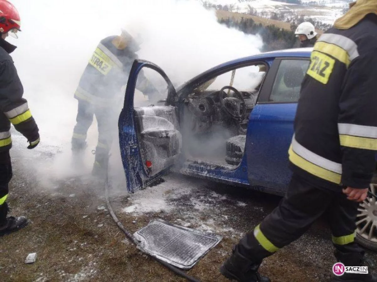 Pożar nieoznakowanego radiowozu policji