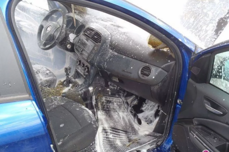 Pożar nieoznakowanego radiowozu policji - zdjęcie 4