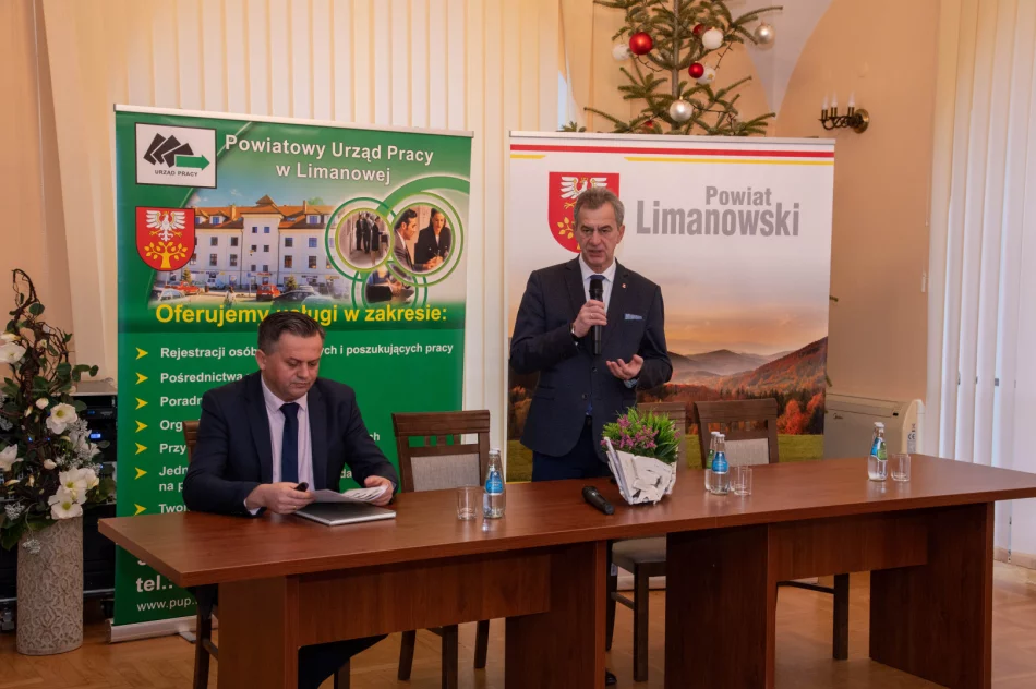 Urzędnicy spotkali się z pracodawcami z terenu powiatu limanowskiego - zdjęcie 4