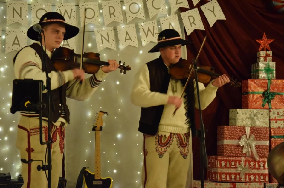 Radosne pomaganie. Koncert charytatywny w szkole (ZDJĘCIA) - zdjęcie 8