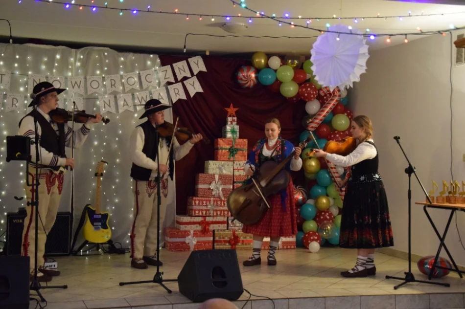 Radosne pomaganie. Koncert charytatywny w szkole (ZDJĘCIA) - zdjęcie 10