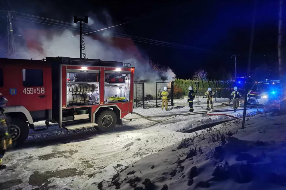Wybuchł pożar - prawdopodobną przyczyną zwarcie - zdjęcie 2