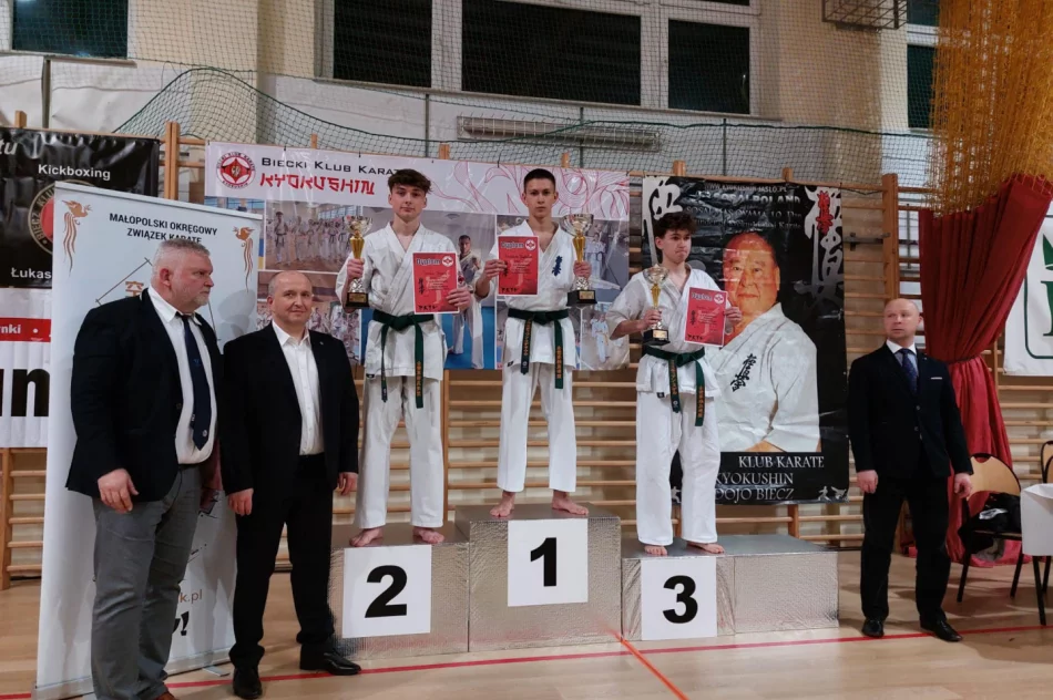 11 medali dla karateków ARS Limanowa – JONIEC Team na Mistrzostwach Małopolski Karate Kyokushin - zdjęcie 5