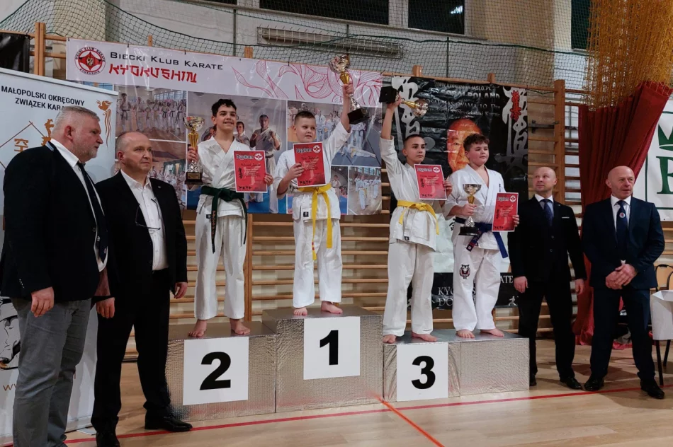 11 medali dla karateków ARS Limanowa – JONIEC Team na Mistrzostwach Małopolski Karate Kyokushin - zdjęcie 9