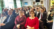 Polityczne spotkanie opłatkowe PiS w szkole - zdjęcie 2