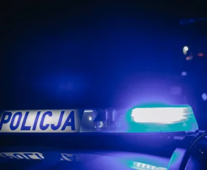 Nocne zdarzenie na DK 28. Citroen uderzył w bariery - zdjęcie główne