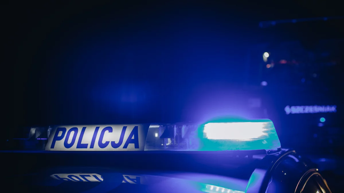 Nocne zdarzenie na DK 28. Citroen uderzył w bariery